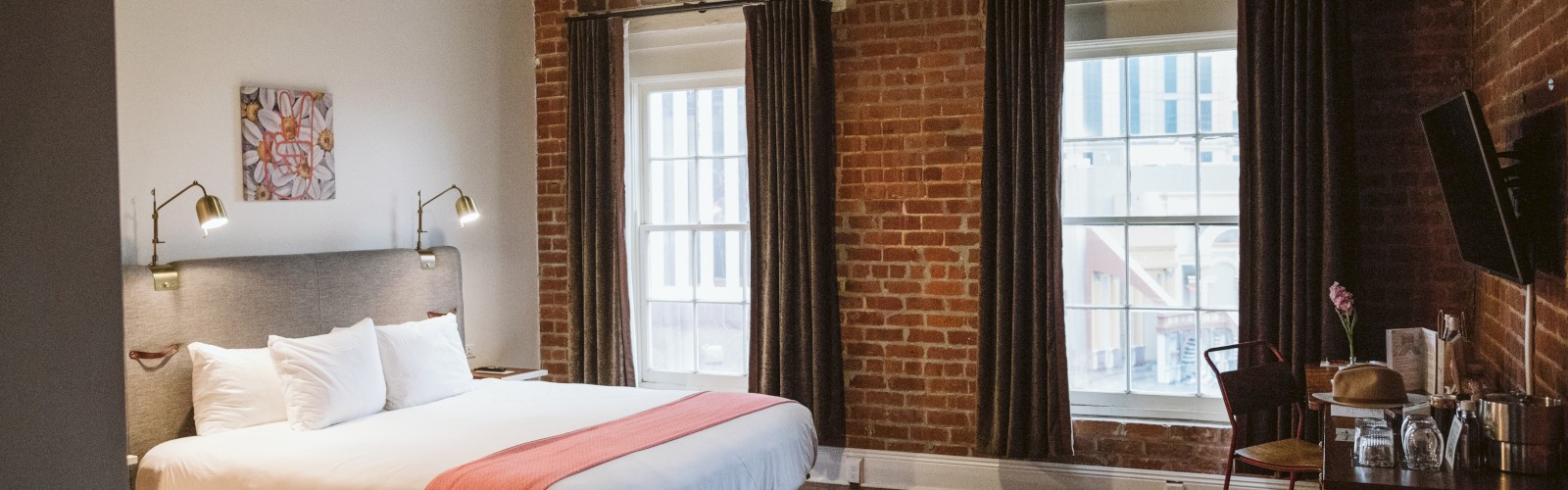 Old No. 77 Hotel & Chandlery